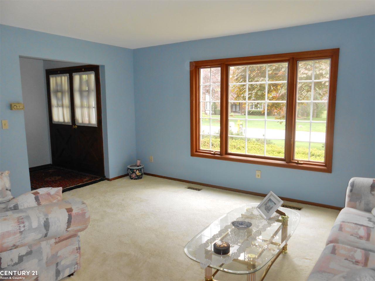 2408 Chalet Drive Rochester Hills, MI 48309 - Photo 6 of 49