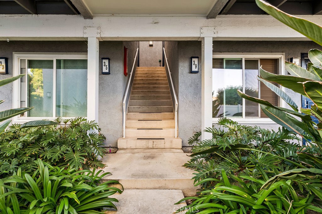 35 Firwood Irvine, CA 92604 - Photo 34 of 35 front view of a house