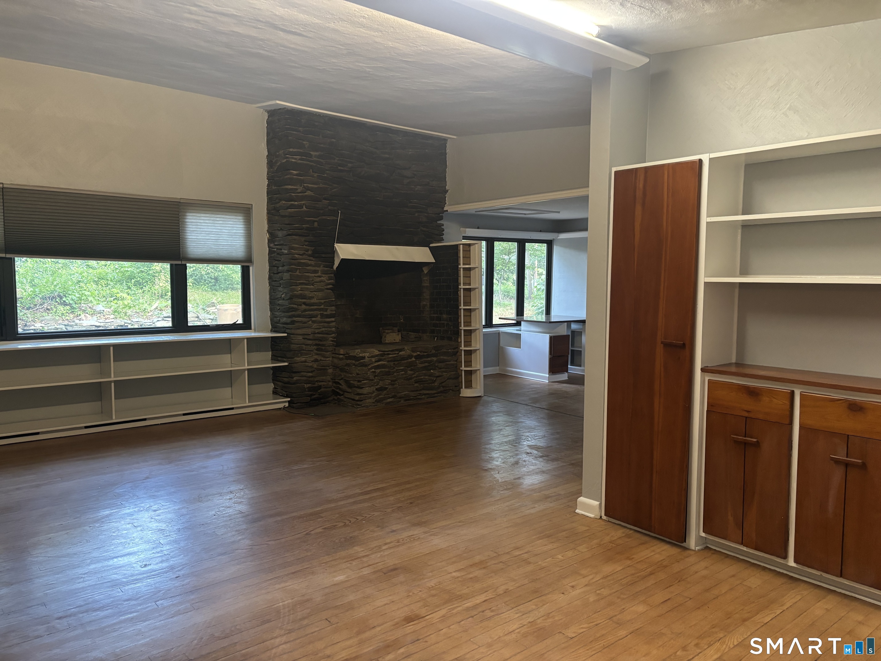 136 Forest Road Milford, CT 06461 - Photo 3 of 10