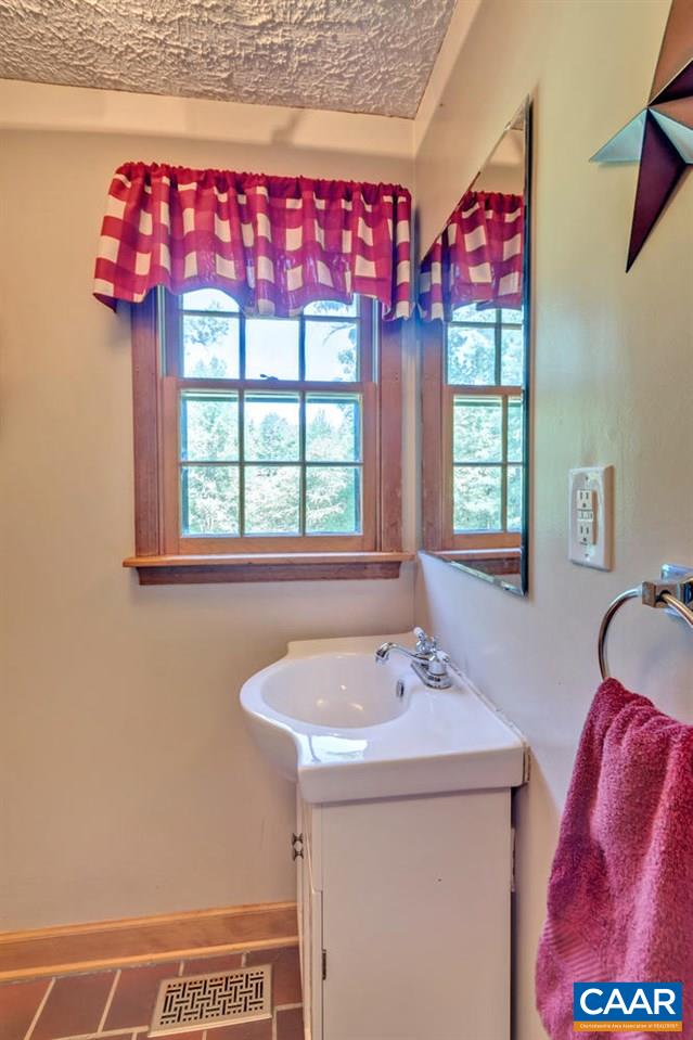 1667 Willow Brook Road Bumpass, VA 23024 - Photo 15 of 33 Gallery Image 15