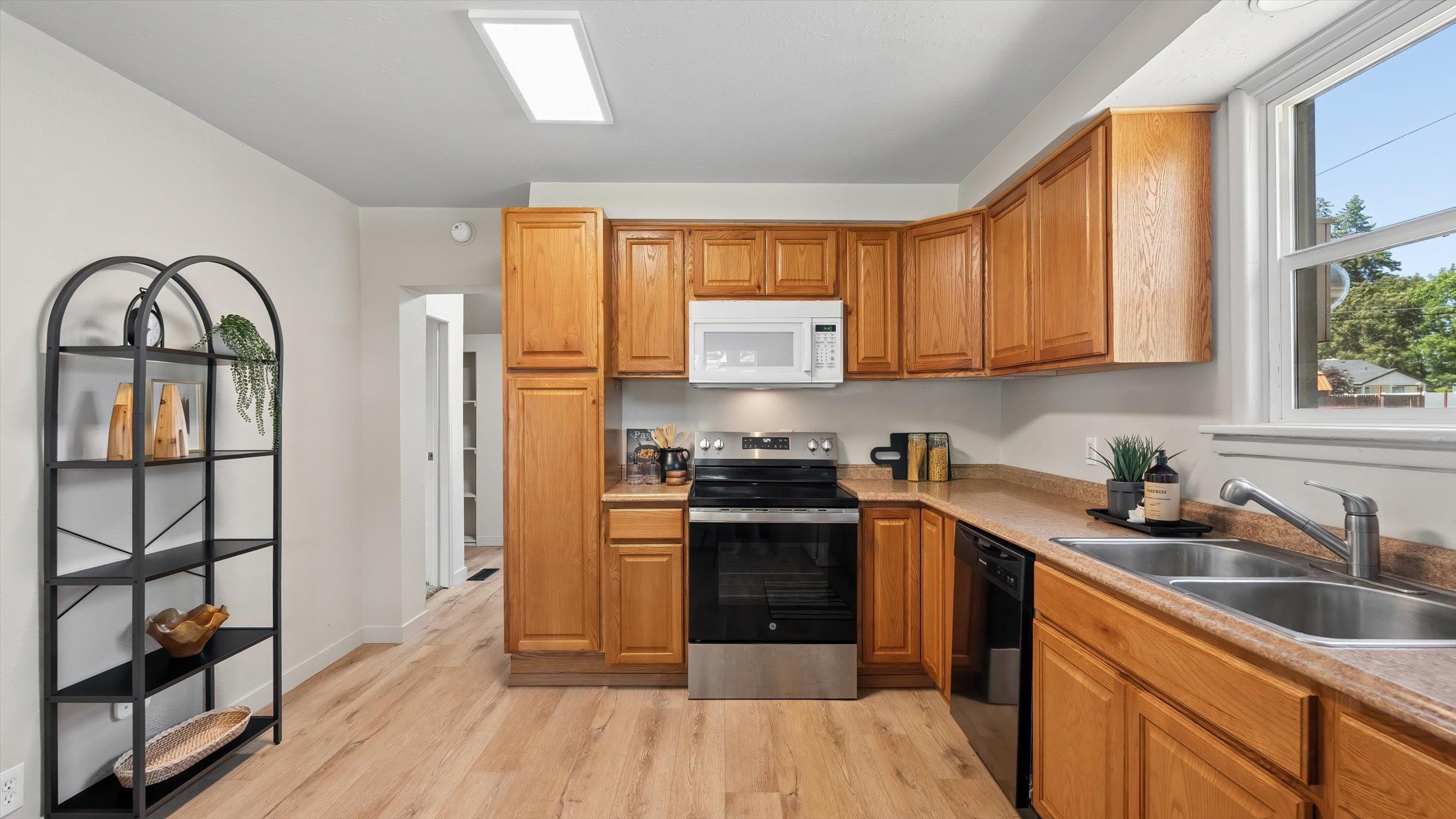 4027 North Post Street Spokane, WA 99205 - Photo 6 of 23