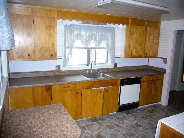 5175 Hopson Road Anderson, CA 96007 - Photo 6 of 10 kitchen