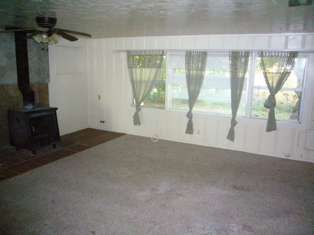 5175 Hopson Road Anderson, CA 96007 - Photo 7 of 10 living room