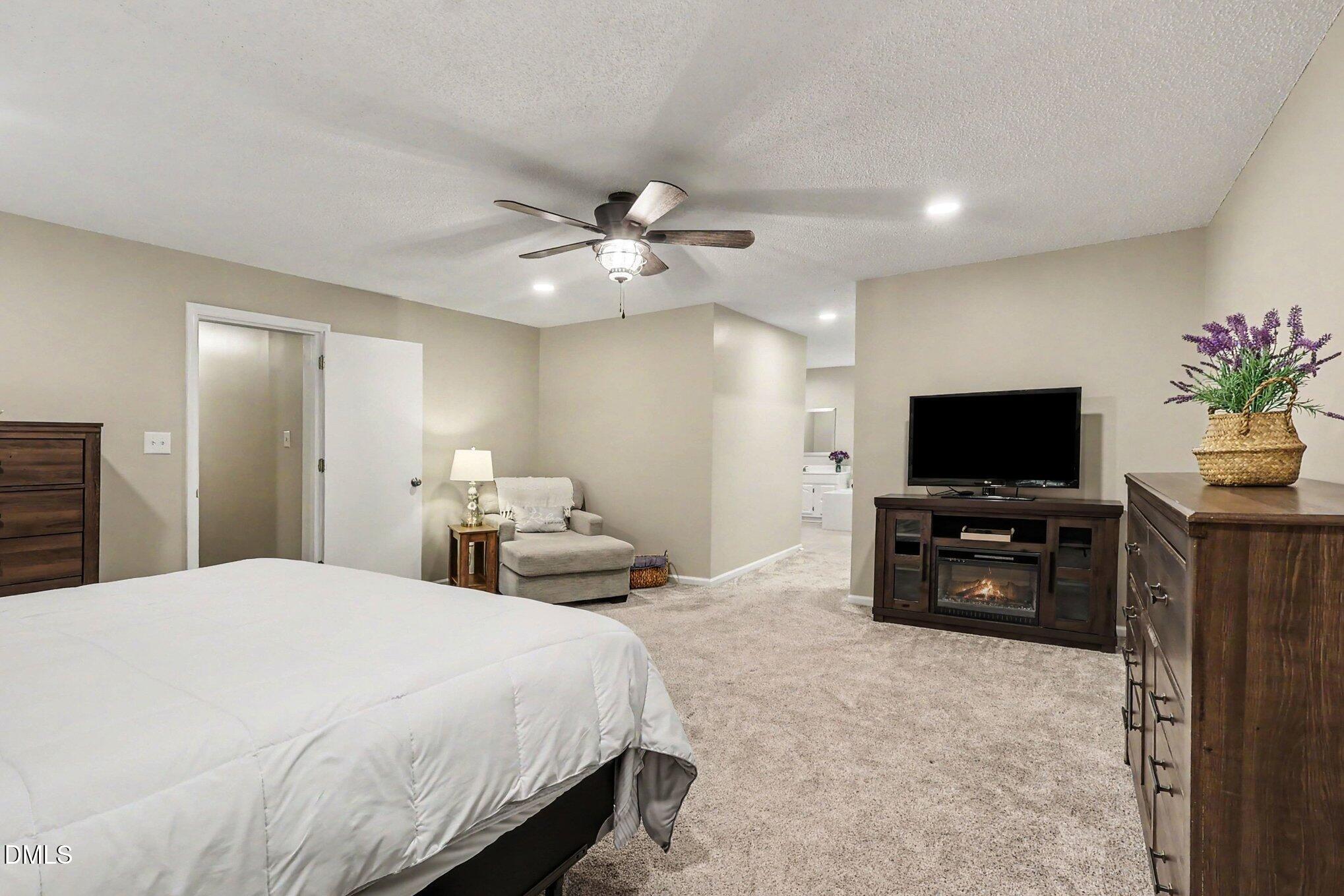 9208 Holly Springs Road Apex, NC 27539 - Photo 13 of 52 014_file_1390