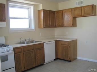 6403 Weber Road St. Louis, MO 63123 - Photo 3 of 42 Gallery Image 3