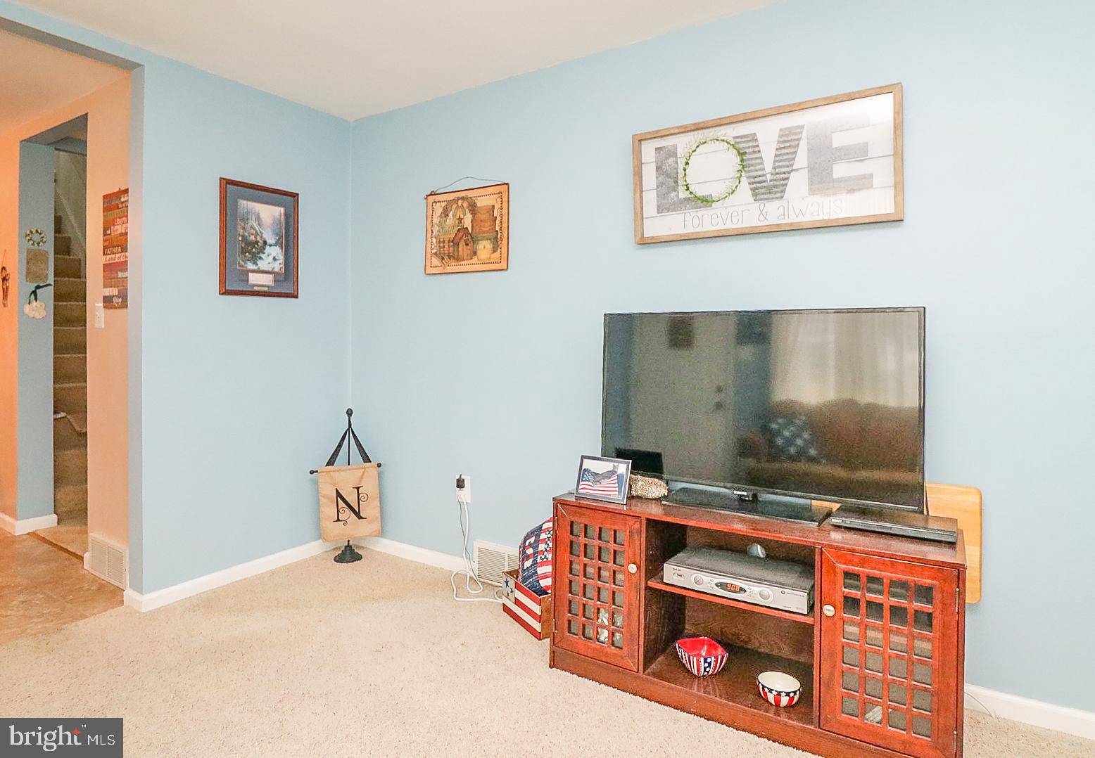 9 Ridgley Street Mount Holly, NJ 08060 - Photo 5 of 29 Gallery Image 5