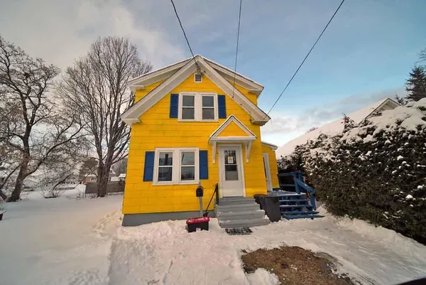 $109,500 | 64 Pearce Avenue, Houlton, ME 04730