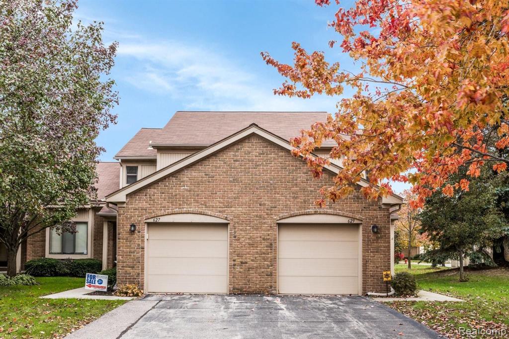 629 Tennyson Rochester Hills, MI 48307 - Photo 2 of 30