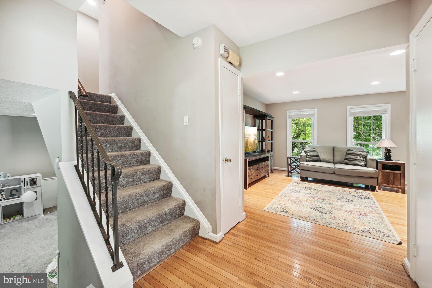 12904 North Commons Way Potomac, MD 20854 - Photo 5 of 32