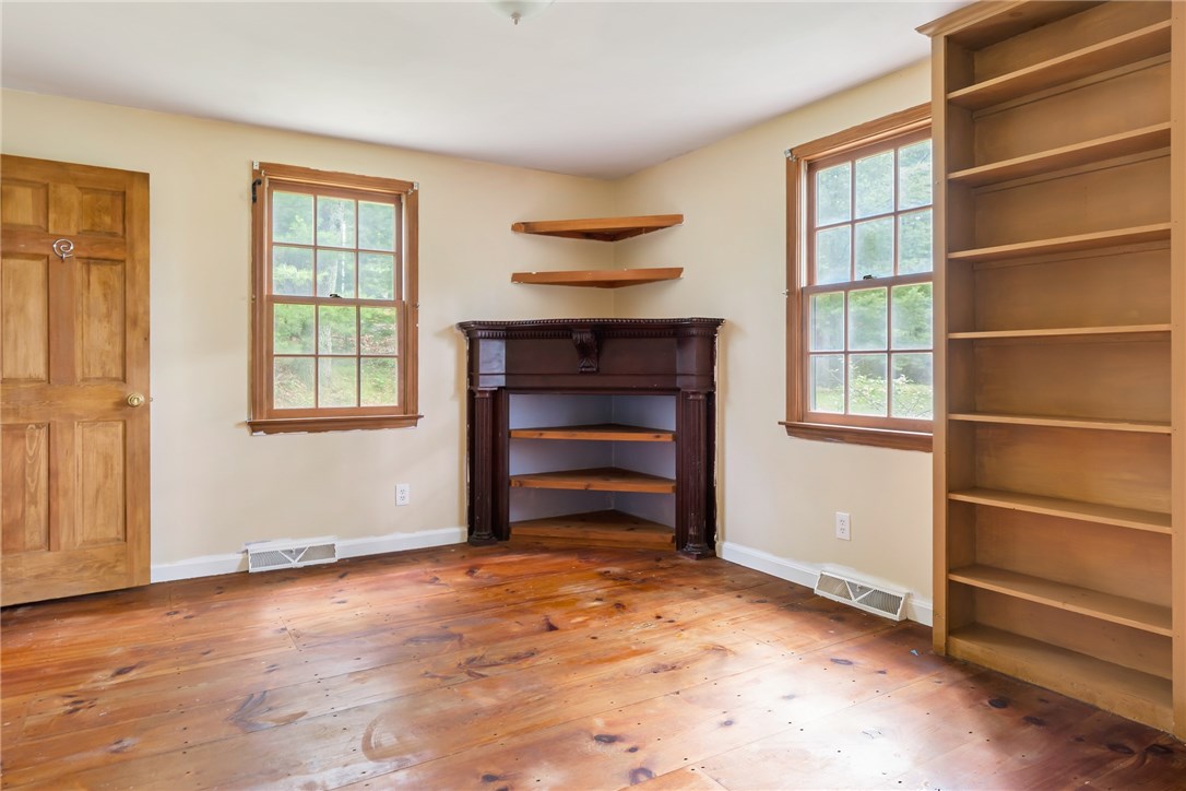 29 Whipple Road Smithfield, RI 02917 - Photo 14 of 25 Bedroom 4