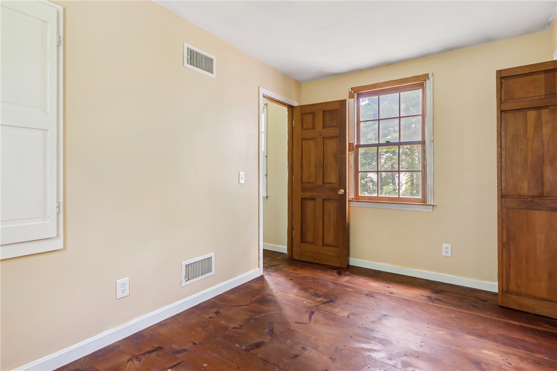 29 Whipple Road Smithfield, RI 02917 - Photo 9 of 25 Office/playroom