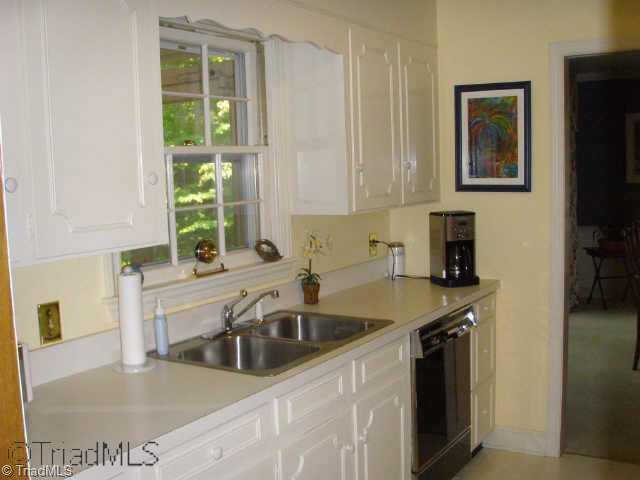 940 Nottingham Road High Point, NC 27262 - Photo 4 of 9 Other.