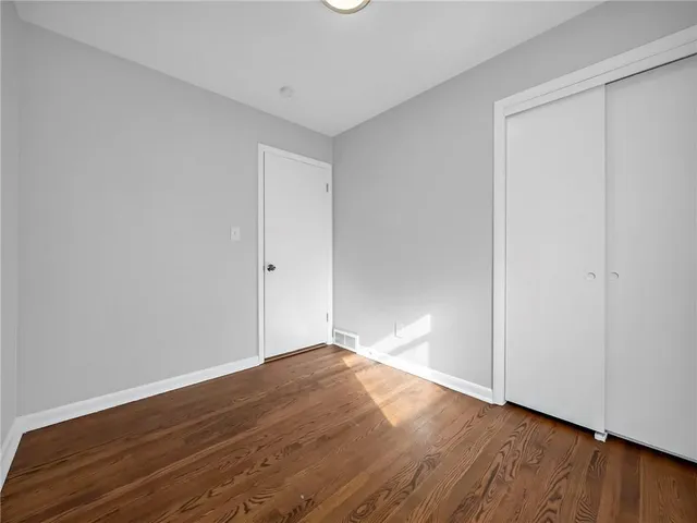 $235,000 | 700 East Gudgell Avenue, Independence, MO 64055