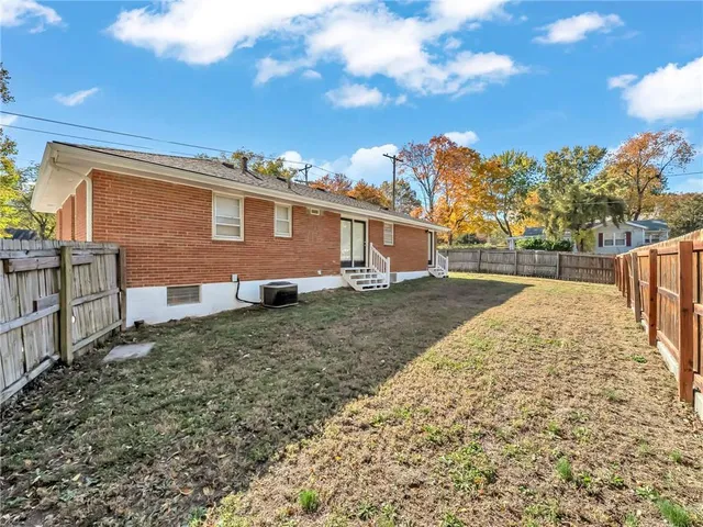 $235,000 | 700 East Gudgell Avenue, Independence, MO 64055