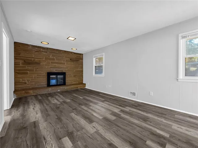 $235,000 | 700 East Gudgell Avenue, Independence, MO 64055