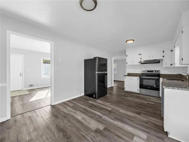 $235,000 | 700 East Gudgell Avenue, Independence, MO 64055