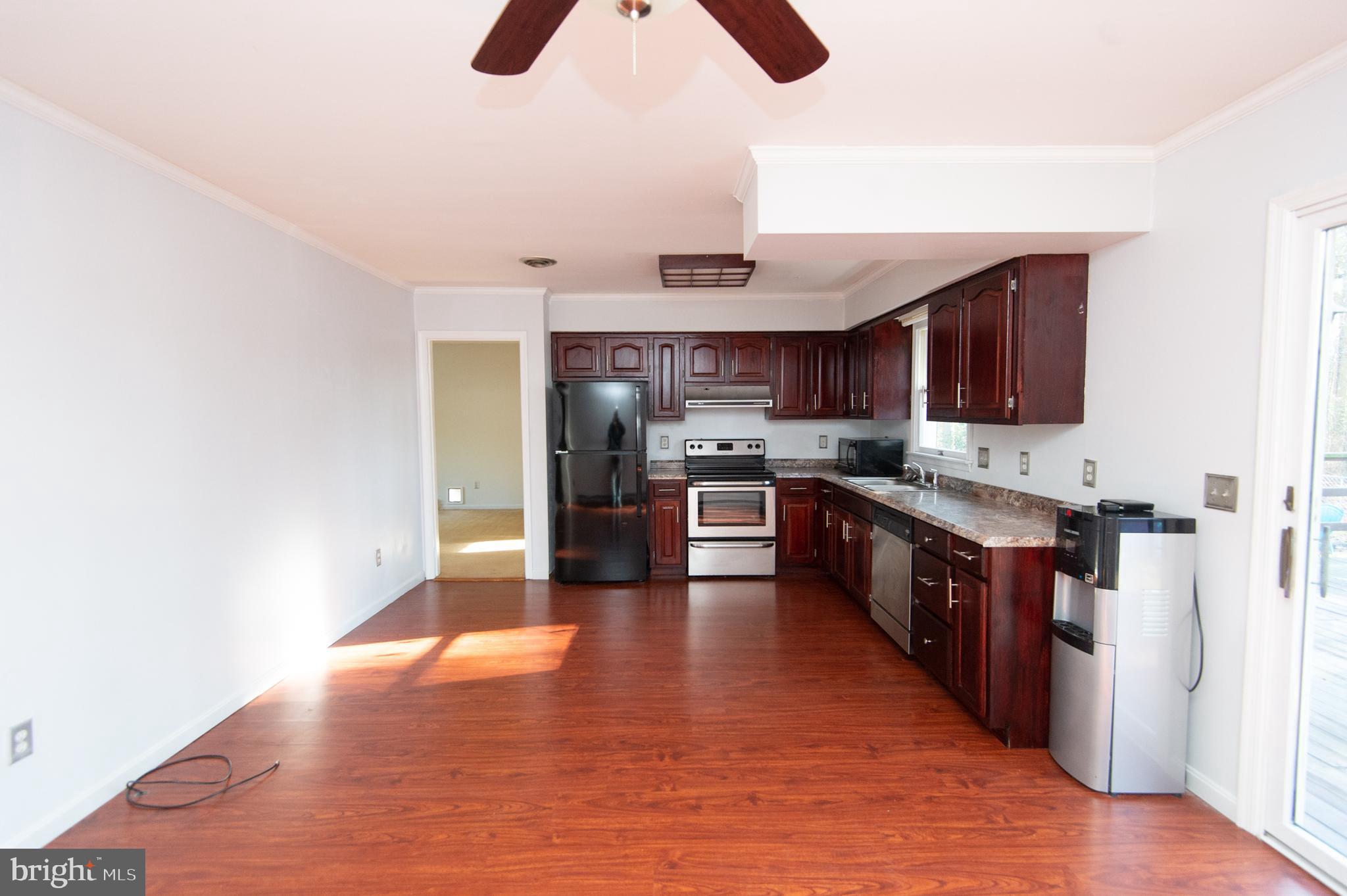 5600 Sandy Hill Road Quantico, MD 21856 - Photo 4 of 27 dining area/kitchen