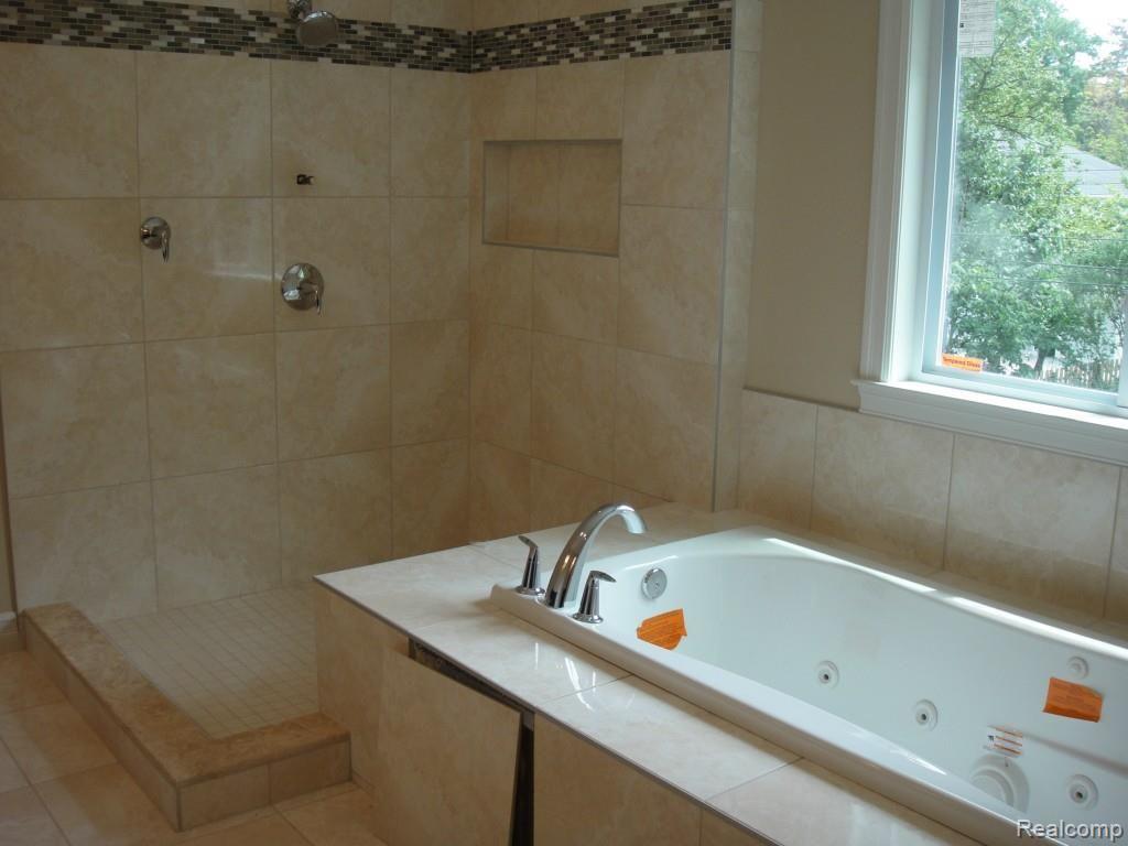 1804 Derby Road Birmingham, MI 48009 - Photo 23 of 25 DSC02209.jpg