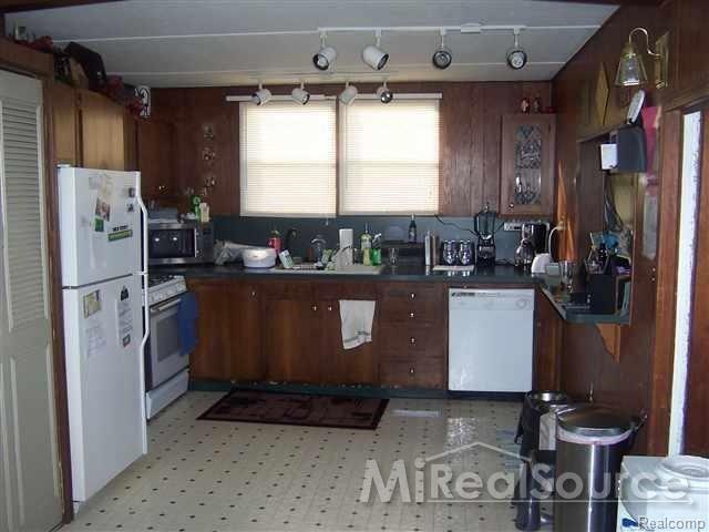 7323 Bealane Road Algonac, MI 48001 - Photo 12 of 19 31266539-11.JPG