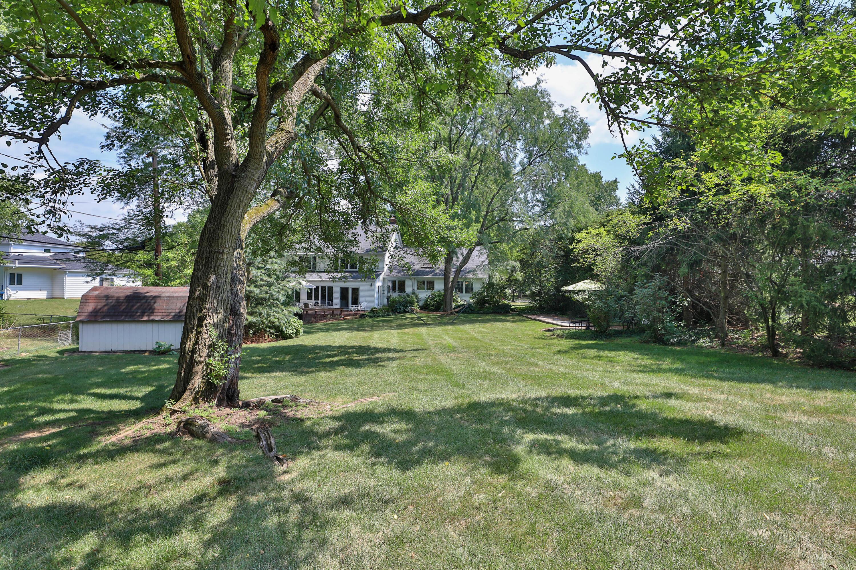 4347 Castleton Road Columbus, OH 43220 - Photo 63 of 71 Yard