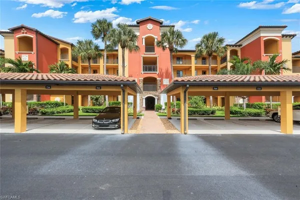 $379,500 | 17981 Bonita National Boulevard, Unit 712, Bonita Springs, FL 34135