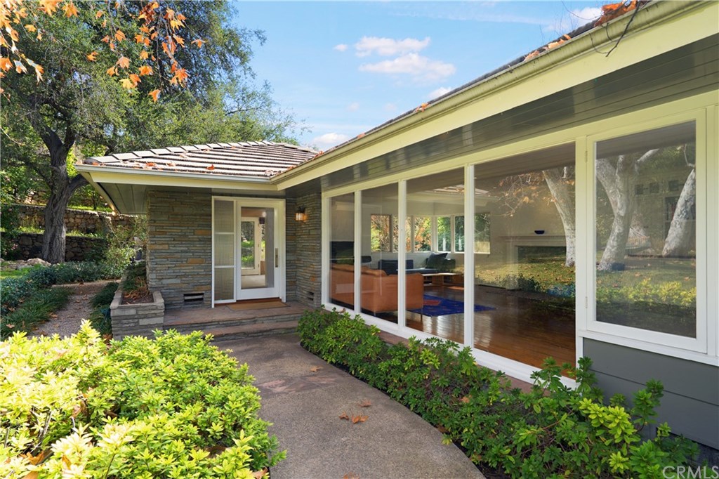 1550 Braeburn Road Altadena, CA 91001 - Photo 4 of 40