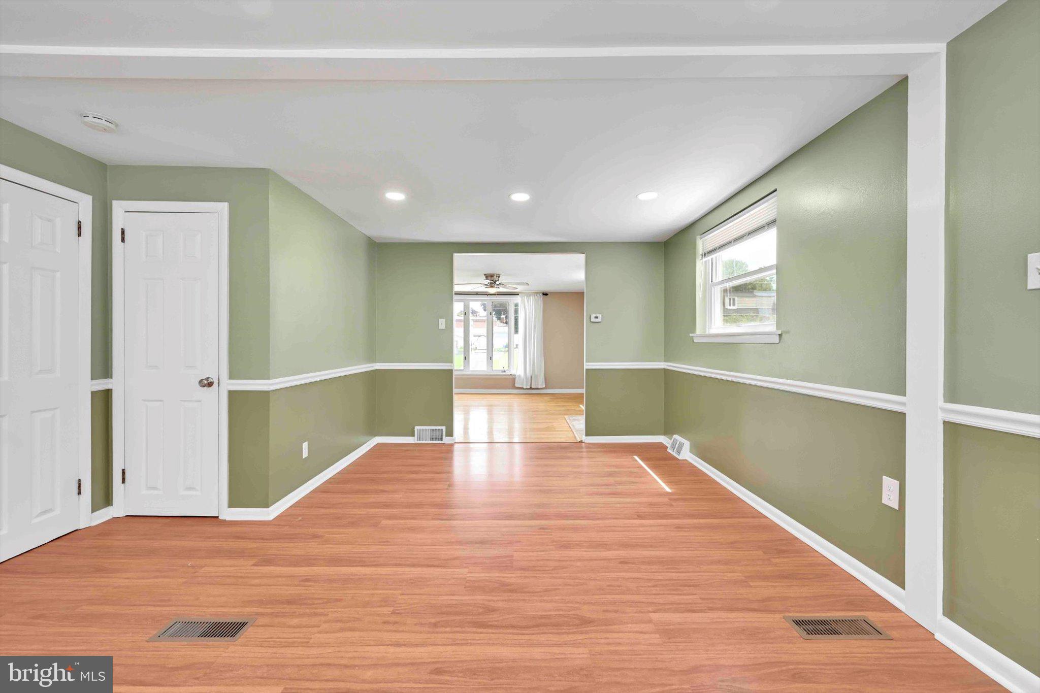 746 Millwood Road Philadelphia, PA 19115 - Photo 11 of 35
