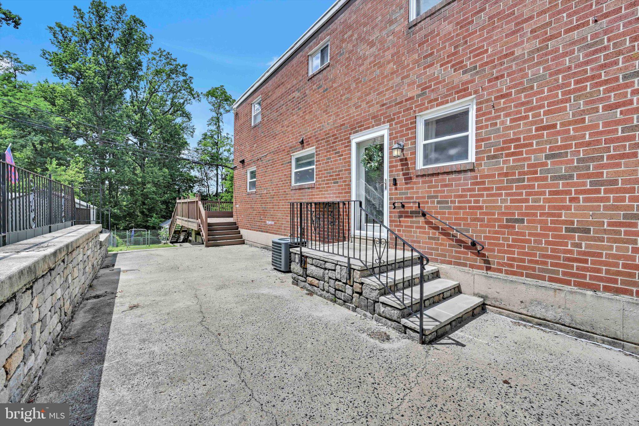 746 Millwood Road Philadelphia, PA 19115 - Photo 33 of 35