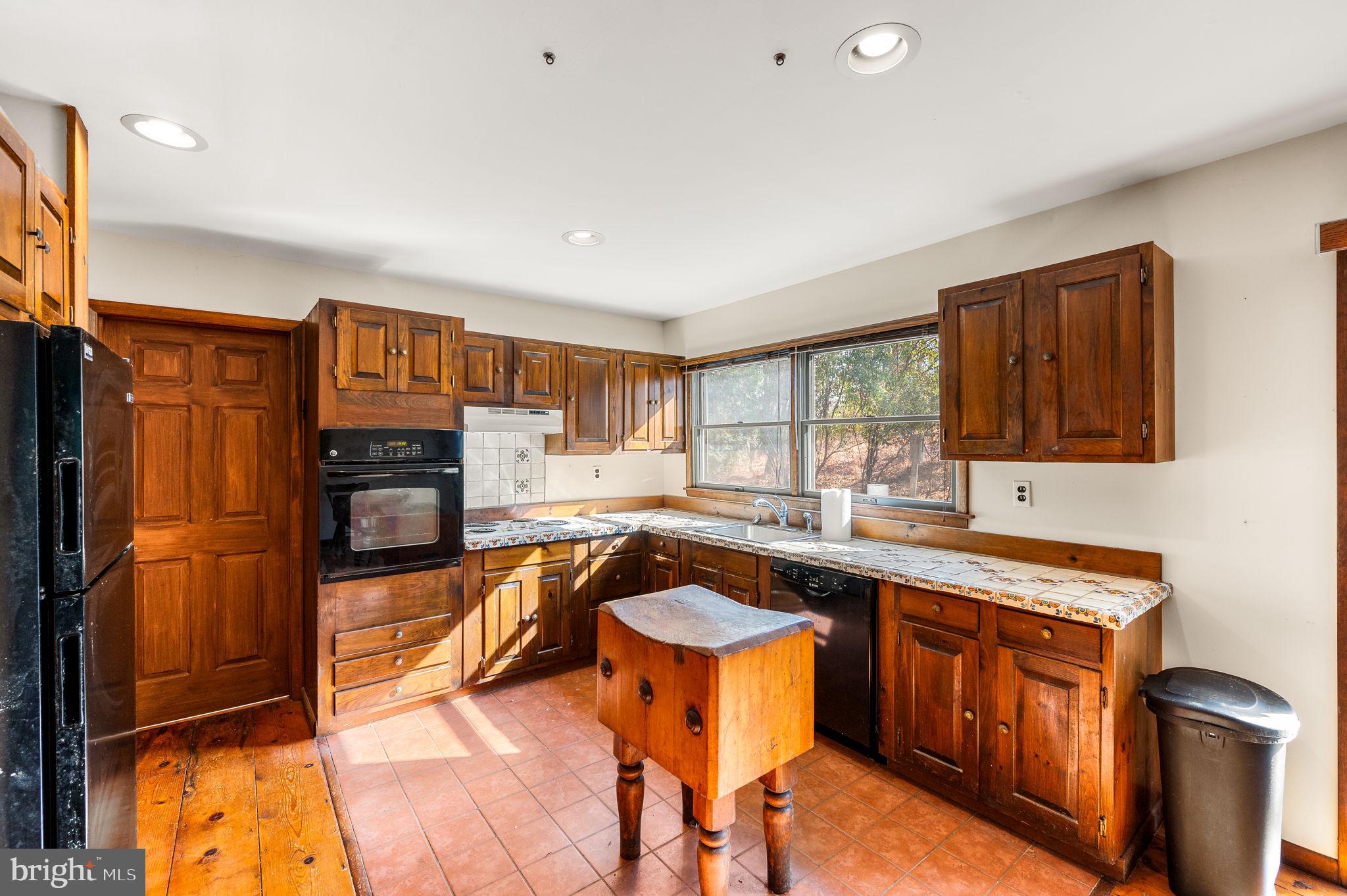 4134 Hollow Road Malvern, PA 19355 - Photo 16 of 36 Kitchen area