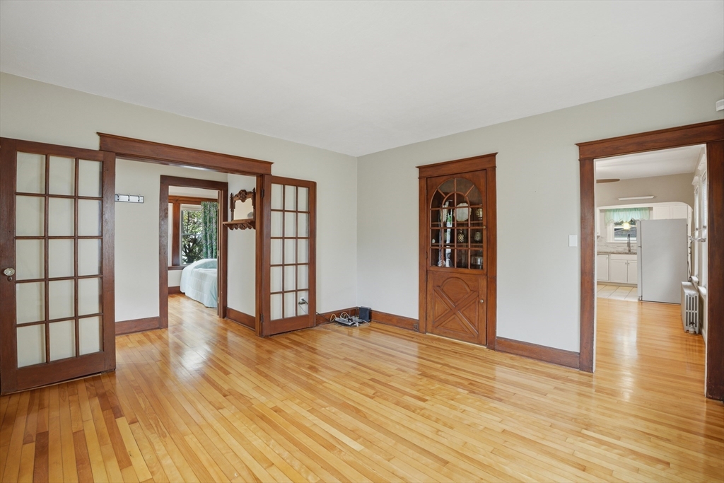 8 Carver Street Worcester, MA 01604 - Photo 6 of 28