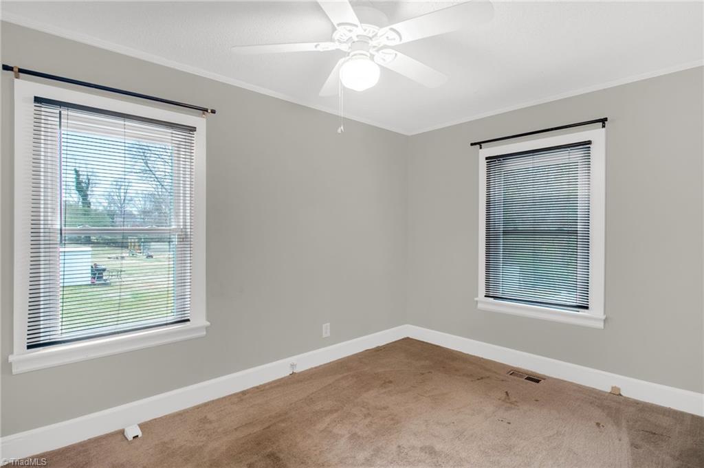 1602 Larkin Street High Point, NC 27262 - Photo 11 of 31