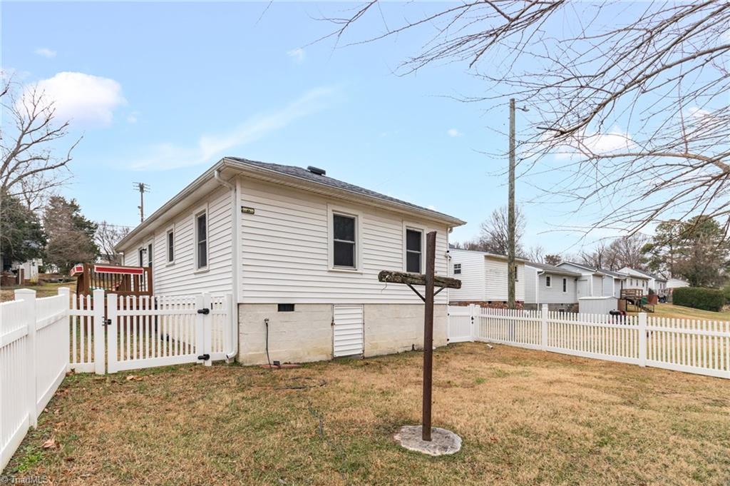 1602 Larkin Street High Point, NC 27262 - Photo 18 of 31