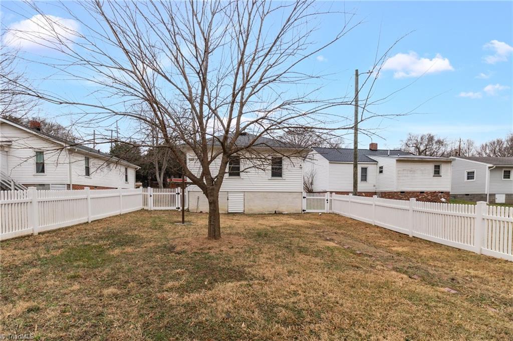 1602 Larkin Street High Point, NC 27262 - Photo 20 of 31