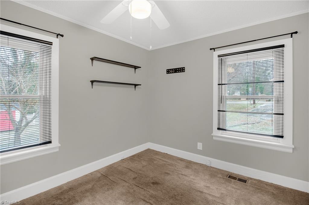 1602 Larkin Street High Point, NC 27262 - Photo 7 of 31