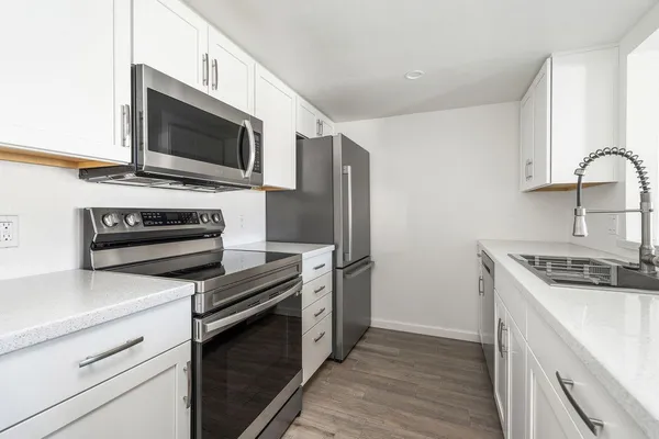 $1,895 | 43376 Cook Street, Unit 194, Palm Desert, CA 92211