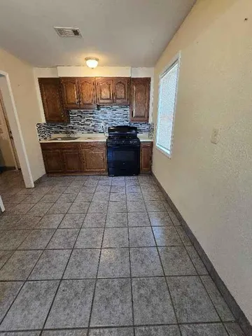 $129,900 | 5213 Locust Avenue, Kansas City, KS 66106