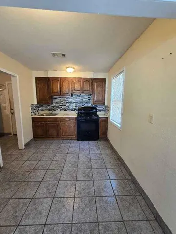 $129,900 | 5213 Locust Avenue, Kansas City, KS 66106