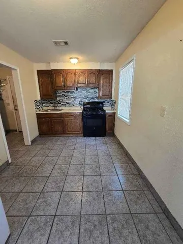 $129,900 | 5213 Locust Avenue, Kansas City, KS 66106