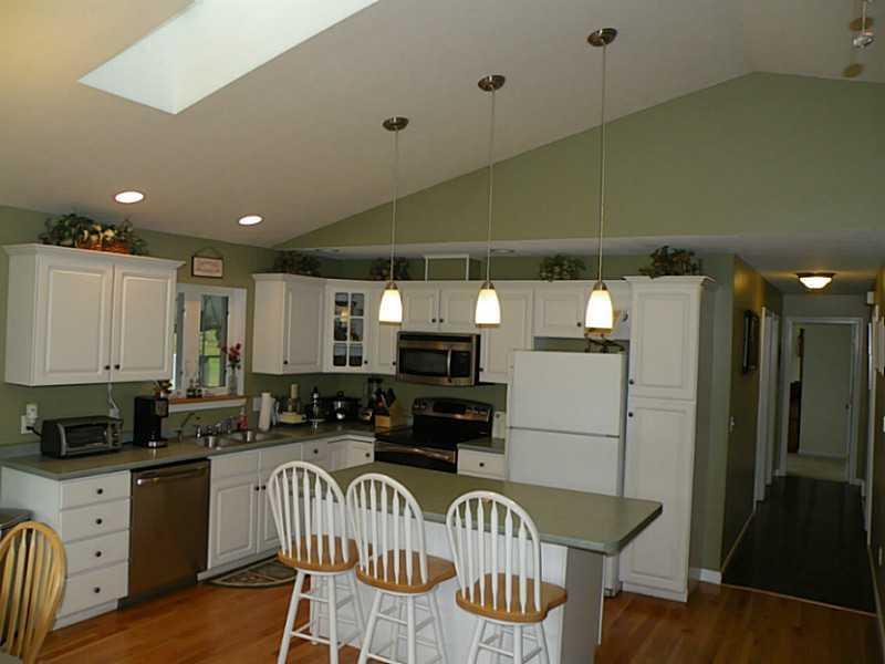 254 Broadturn Road Scarborough, ME 04074 - Photo 7 of 23 Kitchen.