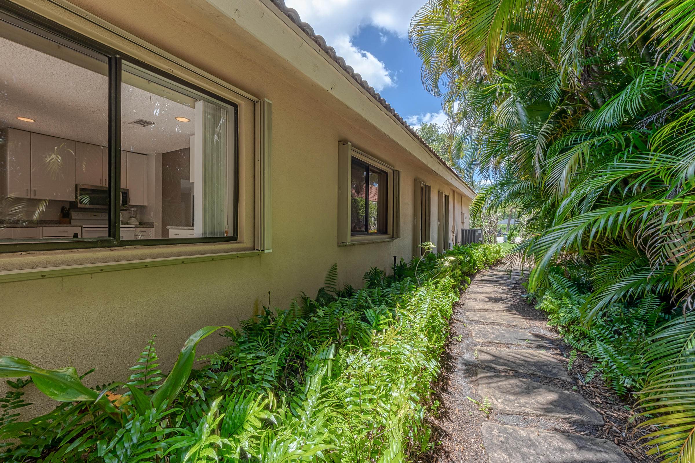 6199 Sweet Maple Lane Boca Raton, FL 33433 - Photo 42 of 52 Side Yard