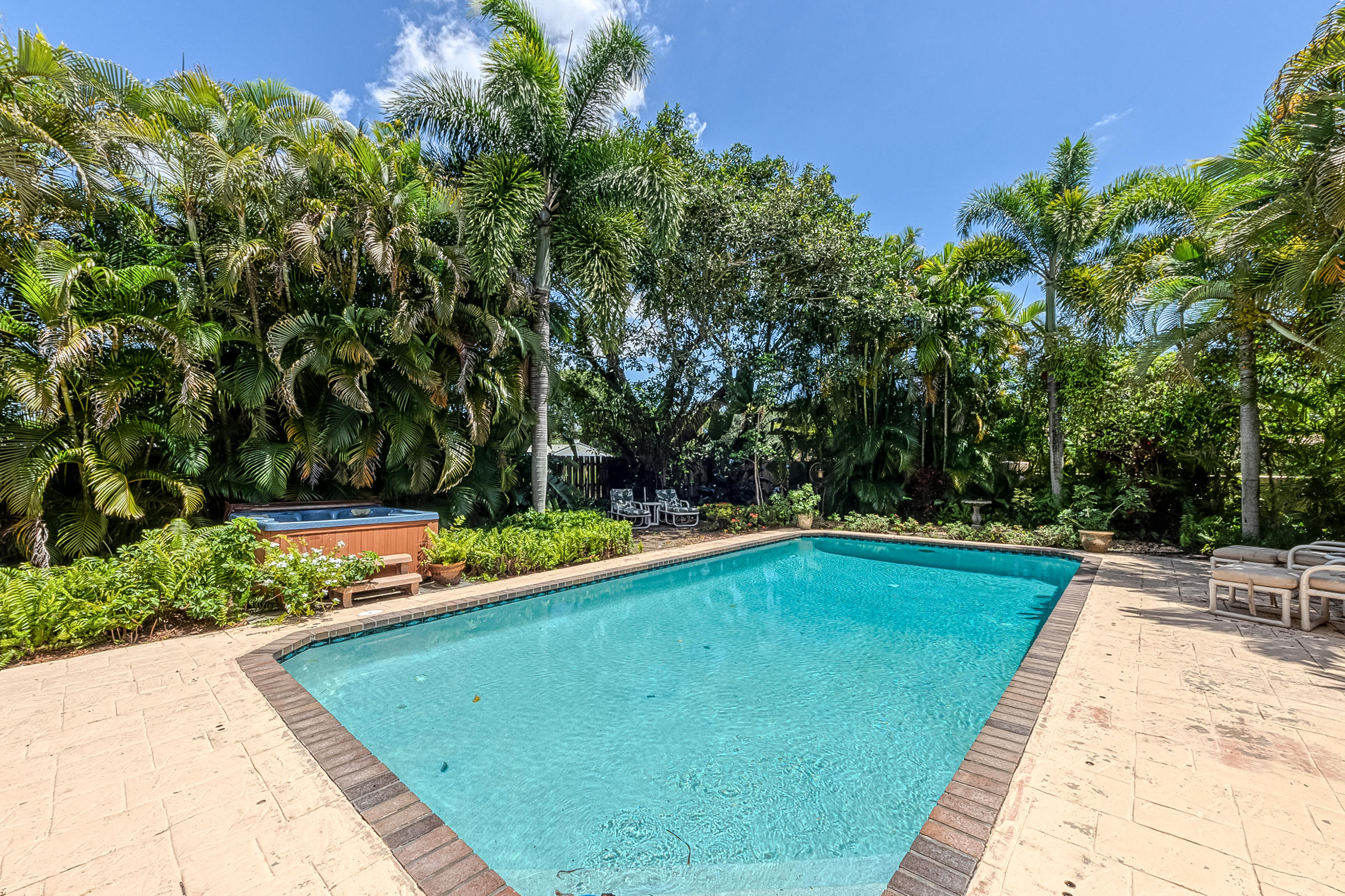 6199 Sweet Maple Lane Boca Raton, FL 33433 - Photo 10 of 52 Pool & Hot Tub