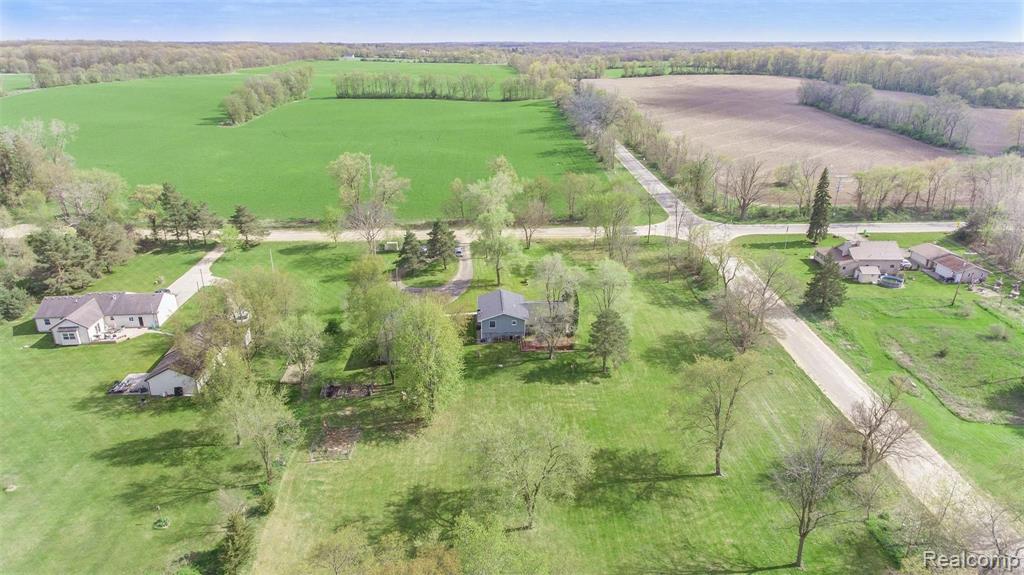 9015 Hogan Road Fenton, MI 48430 - Photo 33 of 37