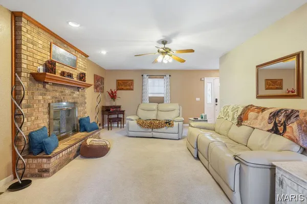 $3,100 | 2725 Timberline Drive, Belleville, IL 62226