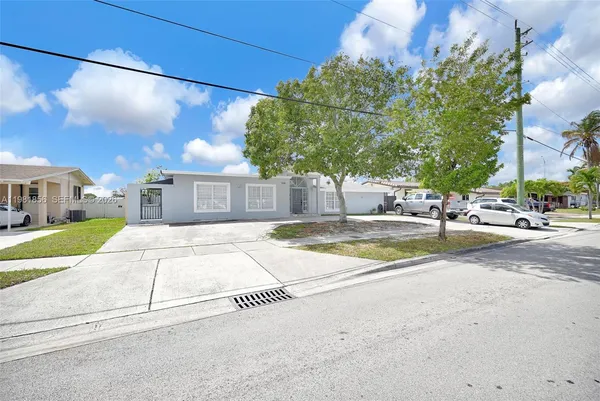 $949,999 | 756 West 53rd Street, Hialeah, FL 33012