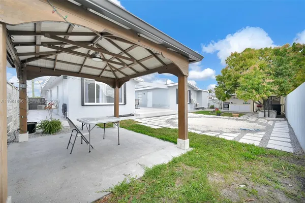 $949,999 | 756 West 53rd Street, Hialeah, FL 33012