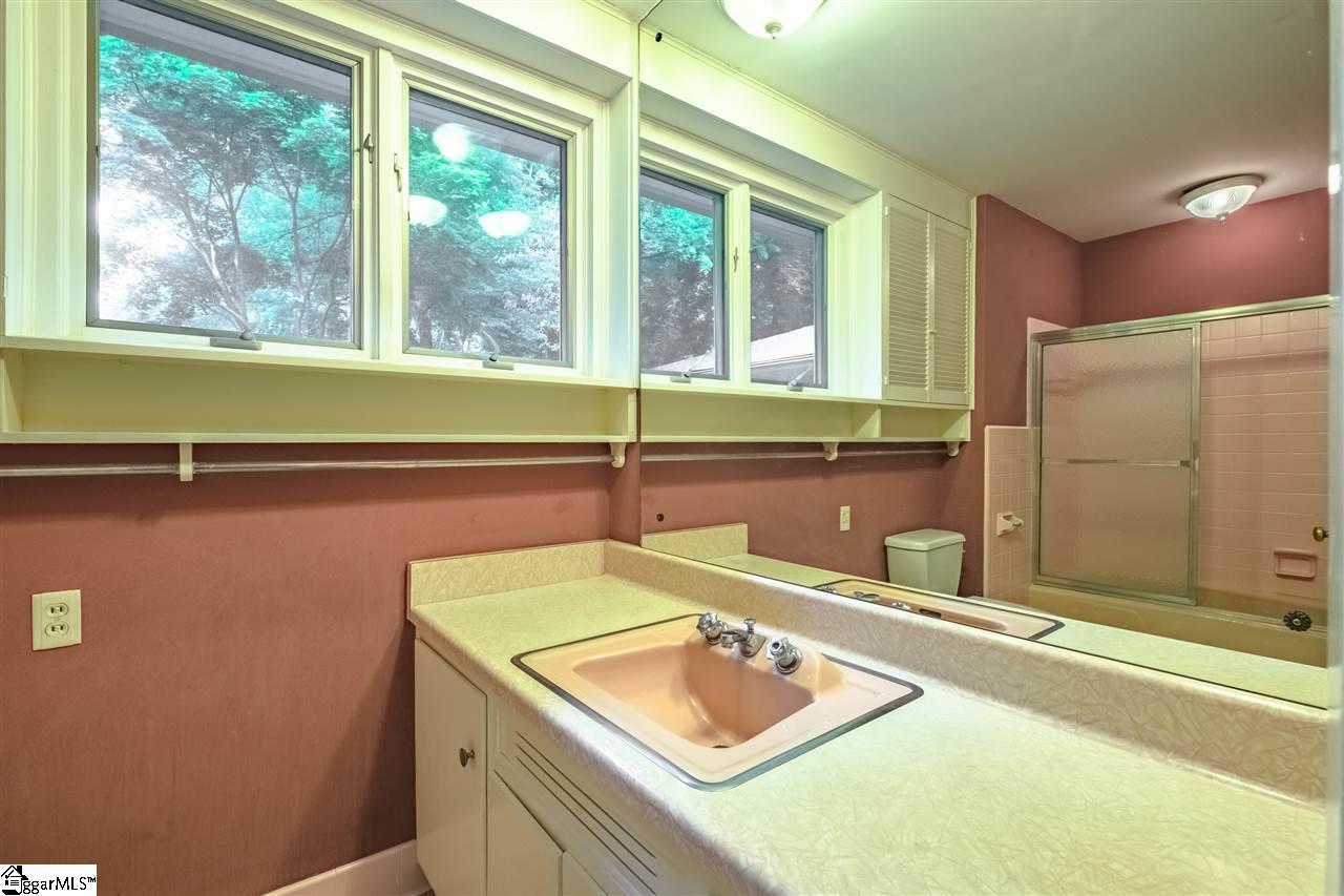 112 Spring Valley Road Greenville, SC 29615 - Photo 15 of 36 Gallery Image 15