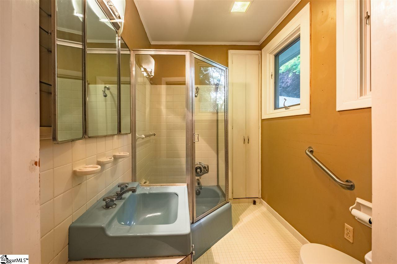 112 Spring Valley Road Greenville, SC 29615 - Photo 20 of 36 Gallery Image 20