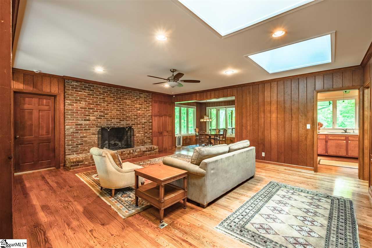 112 Spring Valley Road Greenville, SC 29615 - Photo 4 of 36 Gallery Image 4