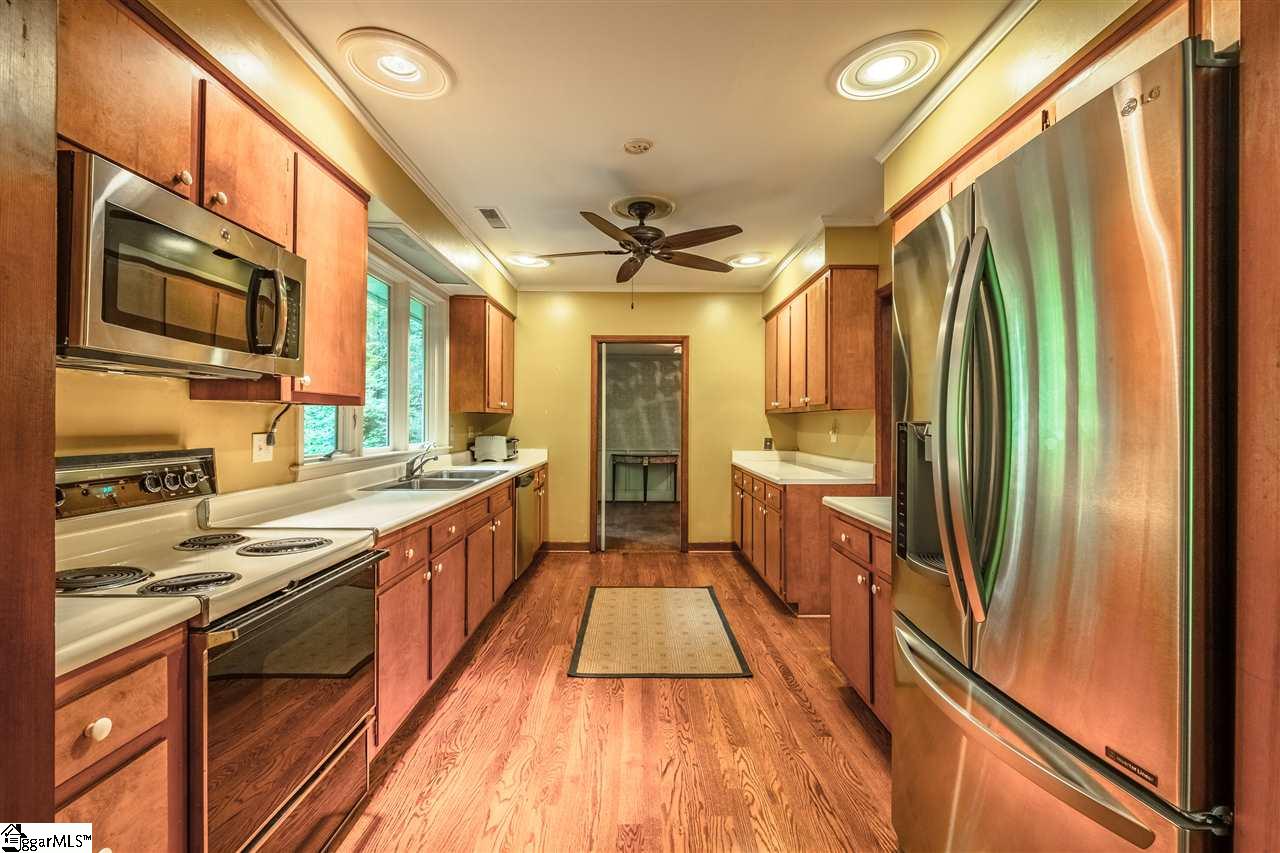 112 Spring Valley Road Greenville, SC 29615 - Photo 7 of 36 Gallery Image 7