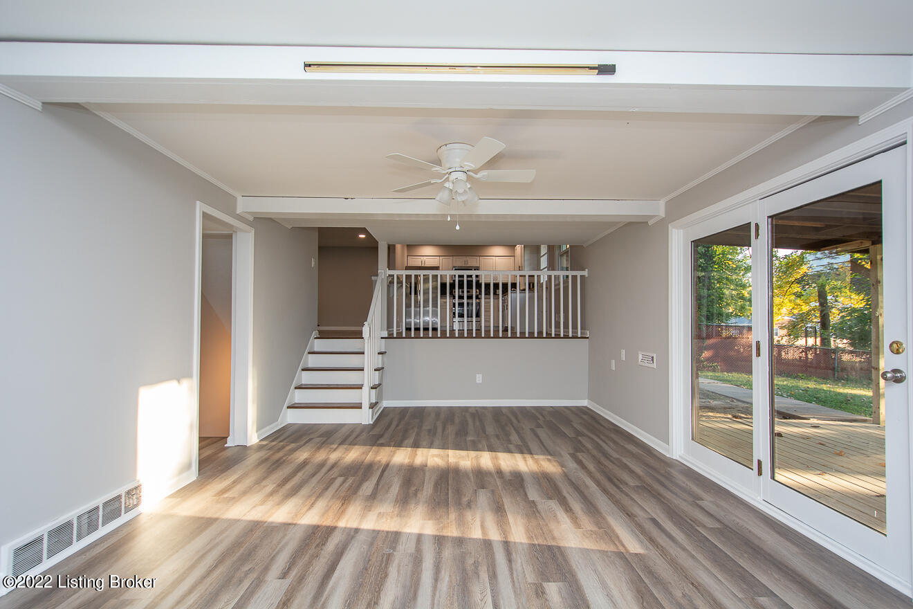 9310 Fairground Road Louisville, KY 40291 - Photo 15 of 48 Family Room